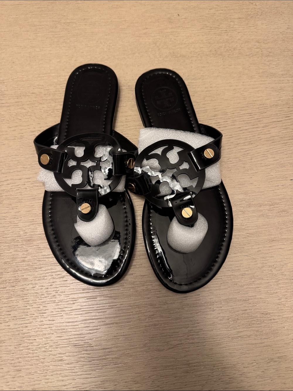 Tory Burch Black Patent Logo Medallion Thong Sandals
